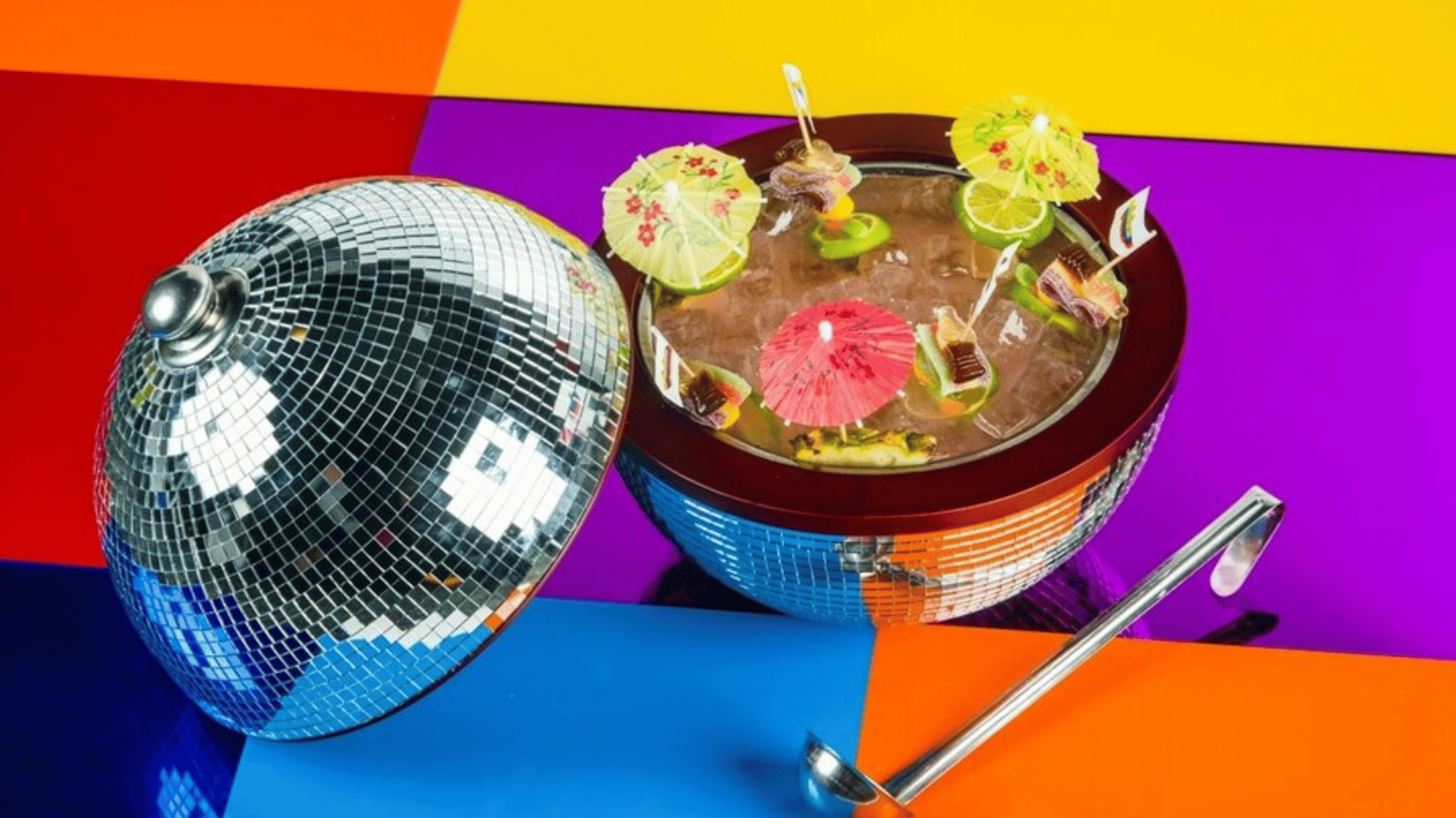 Juke’s : 70s-themed Karaoke Bar