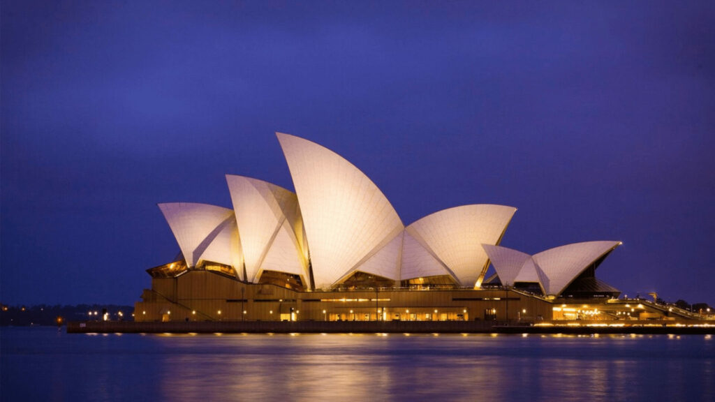 Things to do in Sydney visit Sydney Opera house